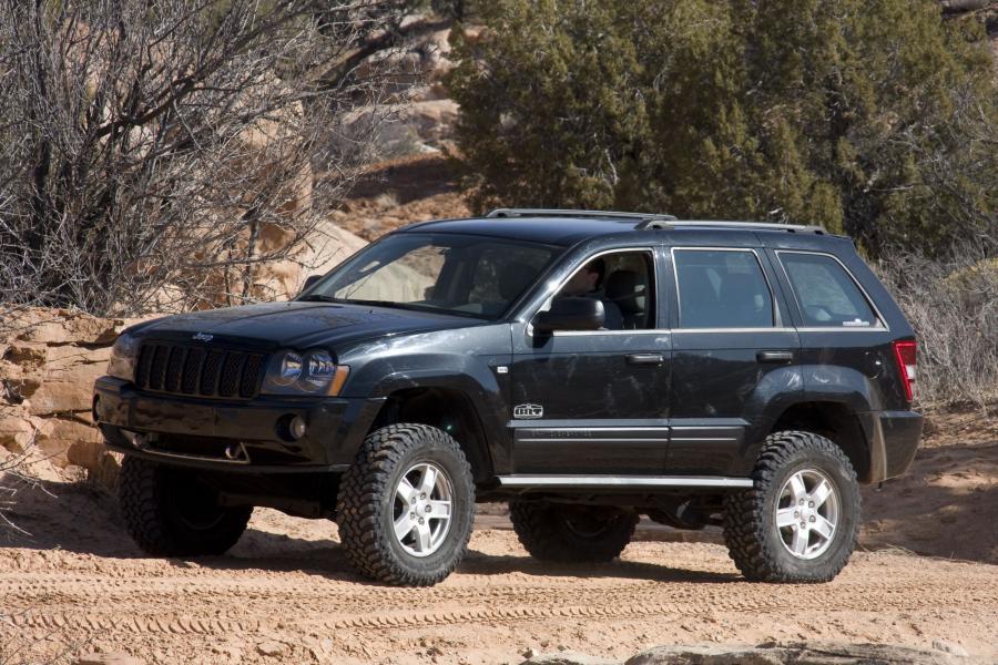  Jeep Grand Cherokee 2005 года  (фото 18 из 133)